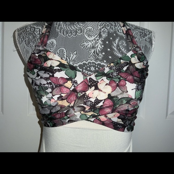 Lululemon butterfly workout top size 4 - Picture 2 of 4